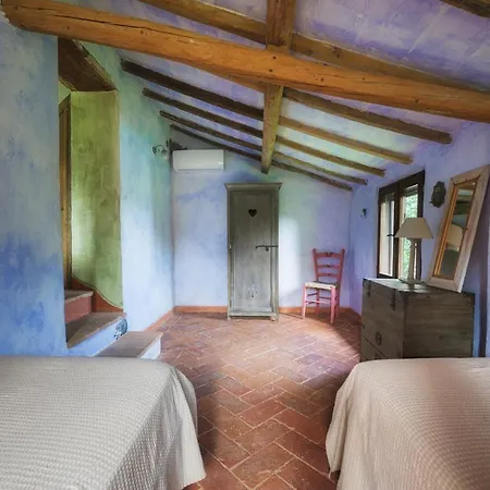 Casa Di Pan 6, Emma *