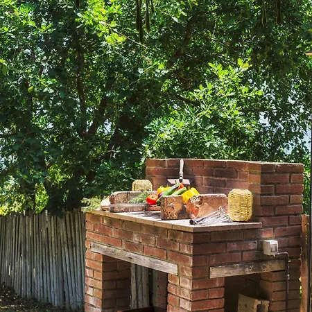 Casa Di Pan 6, Emma *